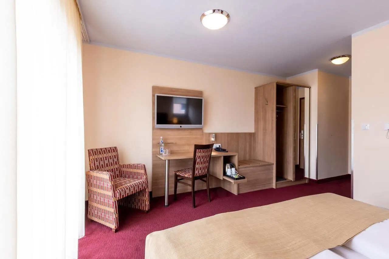 קולמבאך Hotel An Der Eiche 3*,  גרמניה